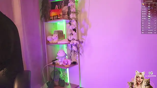 Miila snow online show from 11/13/25, 11:53