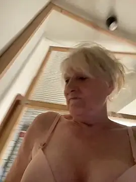 Snapshot of SexyKato001 chatting on 09/22/25, 09:11 SexyKato001 online show from 09/22/25, 09:11