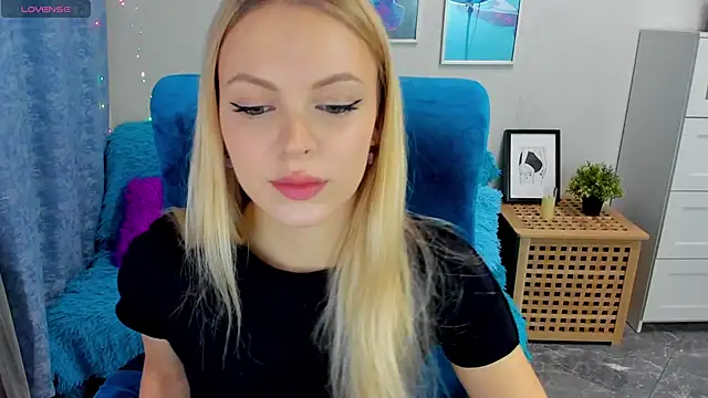 Snapshot of KatherineePierce chatting on 11/07/25, 05:46 KatherineePierce online show from 11/07/25, 05:46