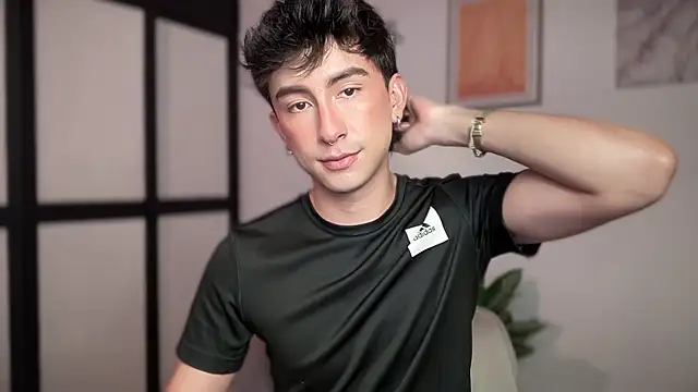 sweettaaron01 online show from 06/05/26, 12:17