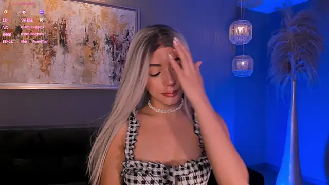 IsabellaMoreau online show from 02/15/26, 07:10