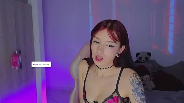 Snapshot of Moonlightt_21 chatting on 11/23/25, 10:20 Moonlightt 21 online show from 11/23/25, 10:20