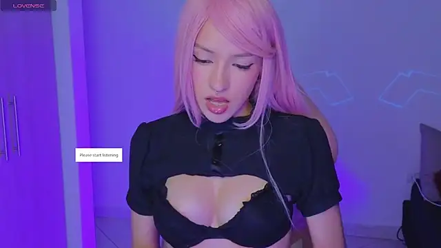 Snapshot of Moonlightt_21 chatting on 12/14/25, 09:52 Moonlightt 21 online show from 12/14/25, 09:52