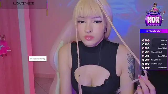 Moonlightt 21 online show from 12/21/25, 08:38