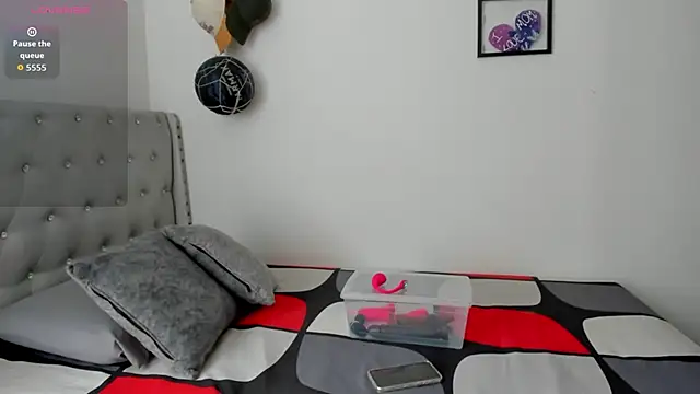 Snapshot of natt_op chatting on 11/13/25, 08:30 natt op online show from 11/13/25, 08:30