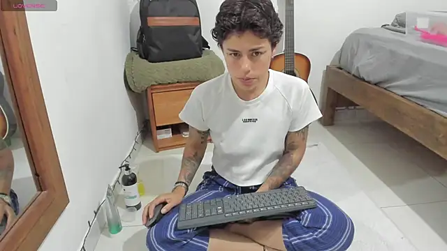 Snapshot of natt_op chatting on 02/22/26, 11:36 natt op online show from 02/22/26, 11:36