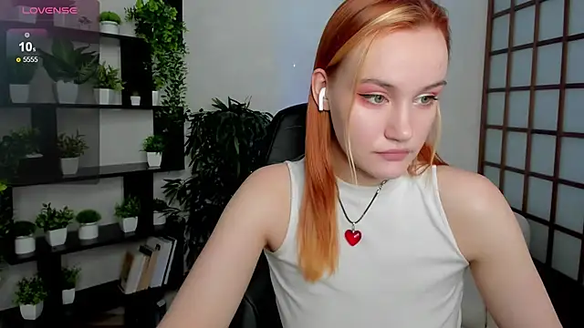 Snapshot of Ida_FaneStain chatting on 10/12/25, 02:32 Ida FaneStain online show from 10/12/25, 02:32