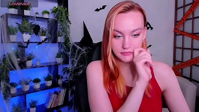 Snapshot of Ida_FaneStain chatting on 11/02/25, 02:25 Ida FaneStain online show from 11/02/25, 02:25