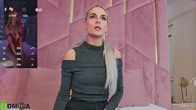 SelenaDaze online show from 09/30/25, 03:22