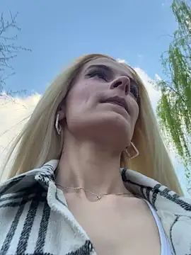 SelenaDaze online show from 04/08/26, 04:23