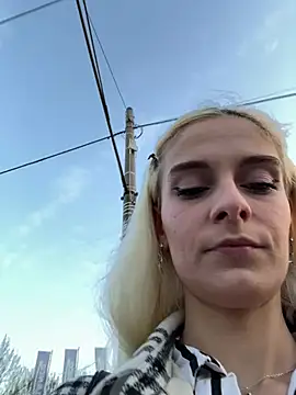 SelenaDaze online show from 04/14/26, 03:56