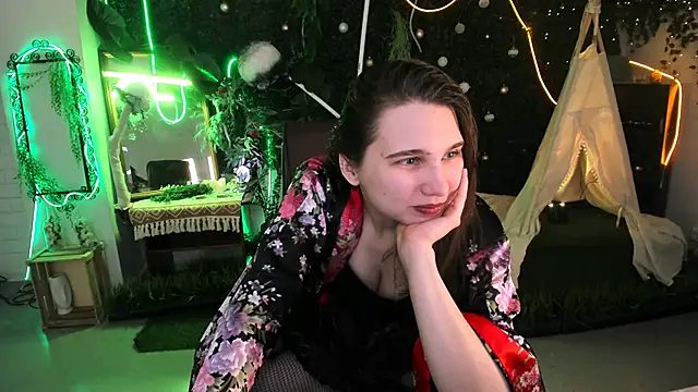 TessaMill online show from 02/15/26, 07:51