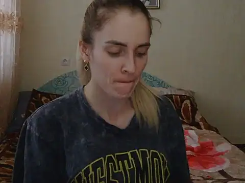 Snapshot of JayeTyler chatting on 12/18/25, 07:47 JayeTyler online show from 12/18/25, 07:47