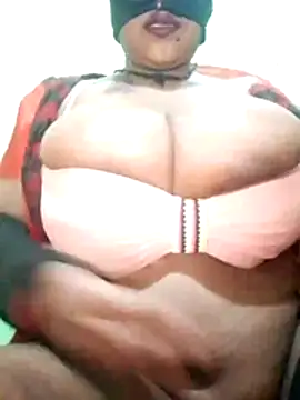 Dassing strip couple online show from 02/10/26, 09:52