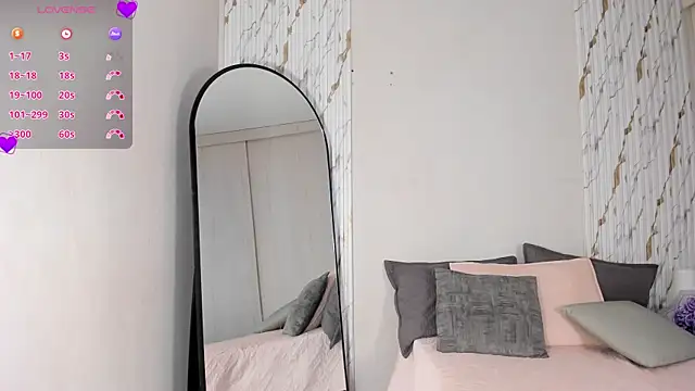 MissVioleet  online show from 04/15/26, 05:20