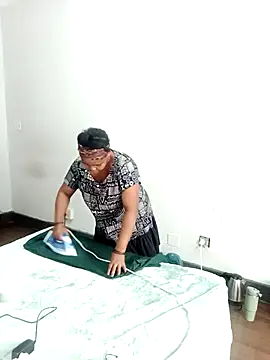 ShySexyBaddiexx online show from 09/24/25, 10:29