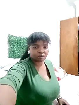 ShySexyBaddiexx online show from 10/19/25, 12:55