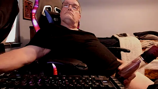 Snapshot of jimboaza123 chatting on 09/13/25, 11:43 jimboaza123 online show from 09/13/25, 11:43