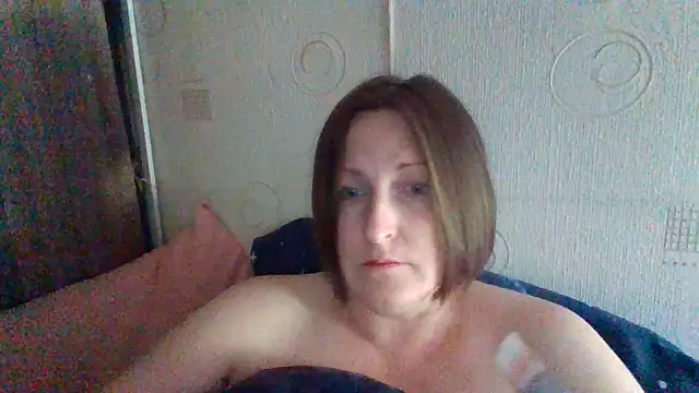 Snapshot of AllaSowinskaya chatting on 06/03/26, 02:33 AllaSowinskaya online show from 06/03/26, 02:33