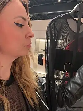 LovelyAria  online show from 03/12/26, 06:58