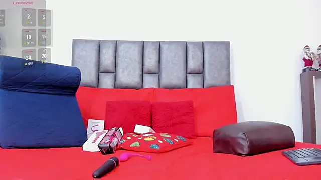 miaroberts69 online show from 12/20/25, 08:38