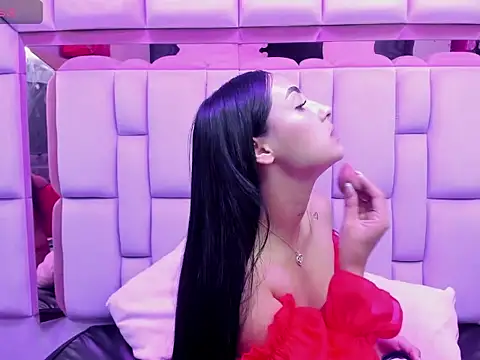 Issabela Mackey  online show from 01/15/26, 04:06