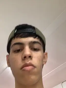 Snapshot of TWINKS_FRIENDS chatting on 11/20/25, 01:39 TWINKS FRIENDS online show from 11/20/25, 01:39