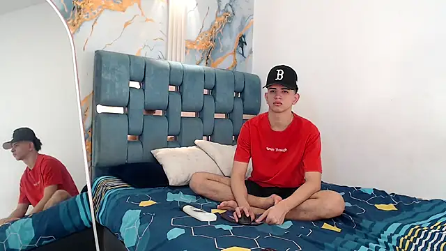 TWINKS FRIENDS online show from 02/13/26, 01:29