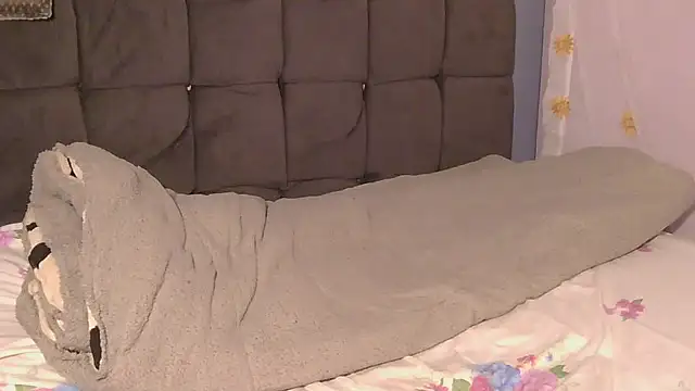 Snapshot of AfricanDickza chatting on 10/02/25, 05:25 AfricanDickza online show from 10/02/25, 05:25