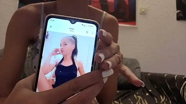 Snapshot of Oulola777 chatting on 11/10/25, 06:29 Oulola777 online show from 11/10/25, 06:29