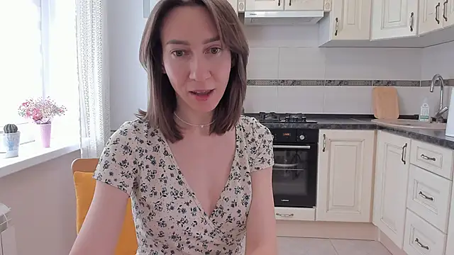 GoodGlamorGirl online show from 05/11/26, 04:18