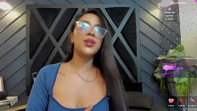 zoe martins  online show from 09/13/25, 05:24