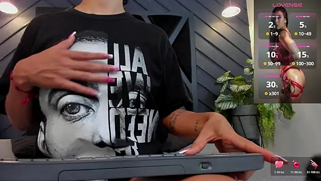 zoe martins  online show from 10/29/25, 05:25