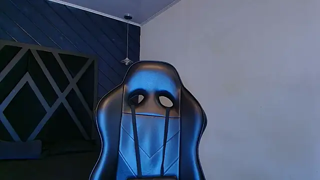 zoe martins  online show from 04/16/26, 05:14