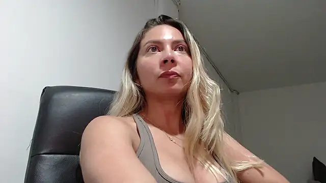 manelyk 17 online show from 03/03/26, 11:10