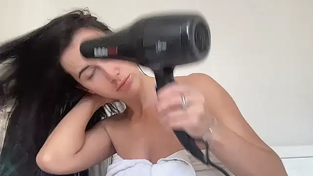 Snapshot of Talyo19 chatting on 09/23/25, 09:01 Talyo19 online show from 09/23/25, 09:01