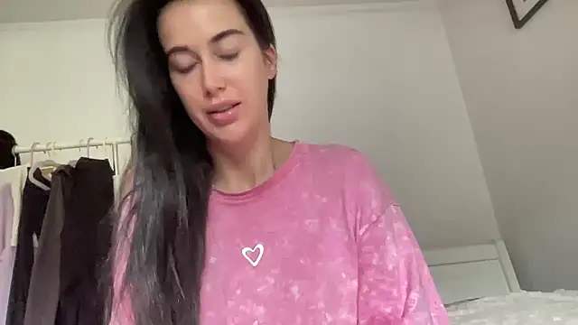 Snapshot of Talyo19 chatting on 10/12/25, 09:19 Talyo19 online show from 10/12/25, 09:19