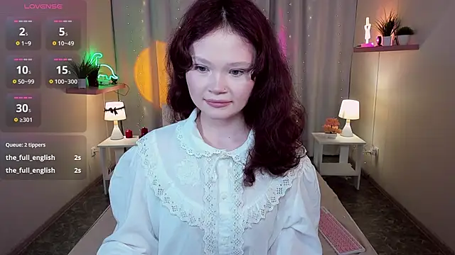 EmilyChaves online show from 05/31/26, 08:54