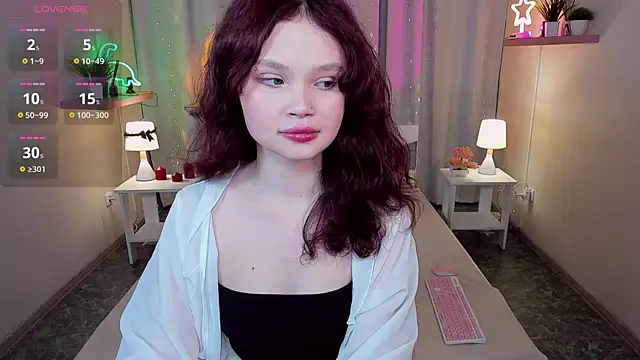 EmilyChaves online show from 06/02/26, 06:48
