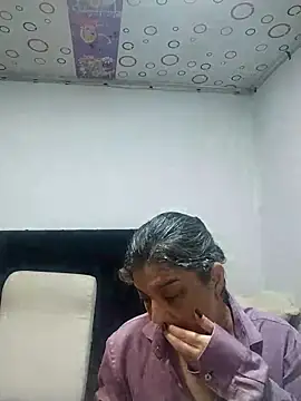 queemking online show from 02/04/26, 11:05