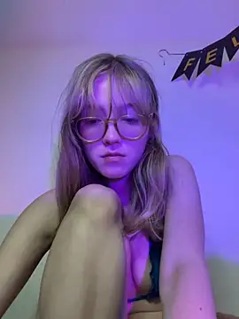 ReenKitty online show from 10/22/25, 04:46