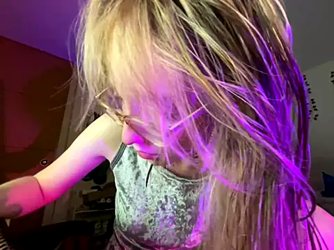 ReenKitty online show from 11/12/25, 03:29