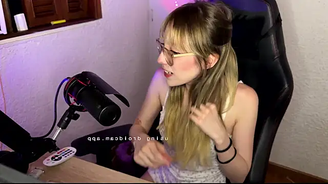 ReenKitty online show from 06/02/26, 04:47