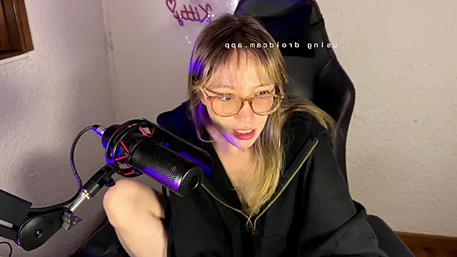 ReenKitty online show from 06/17/26, 04:59