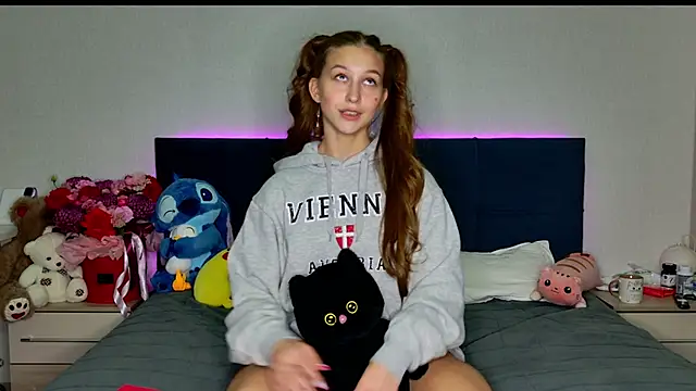 MissEmilyMiller online show from 11/06/25, 05:36