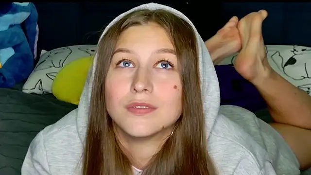 MissEmilyMiller online show from 11/21/25, 05:22