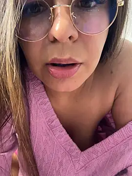 Snapshot of sweet_shadil_ chatting on 09/19/25, 01:40 sweet shadil online show from 09/19/25, 01:40