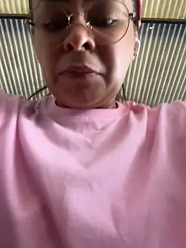 Snapshot of sweet_shadil_ chatting on 10/21/25, 02:18 sweet shadil online show from 10/21/25, 02:18