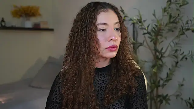 Snapshot of isabella-garcia- chatting on 05/27/26, 01:13 isabella-garcia- online show from 05/27/26, 01:13
