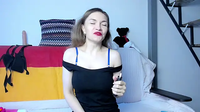 Snapshot of Katherine_Twilight chatting on 12/08/24, 07:15 Katherine Twilight online show from 12/08/24, 07:15